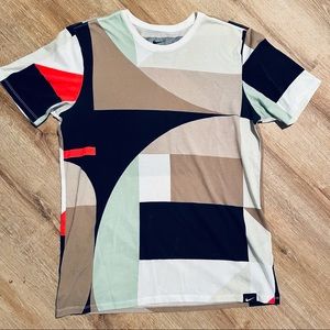 The Nike Tee Athletic Cut Dri-Fit Med